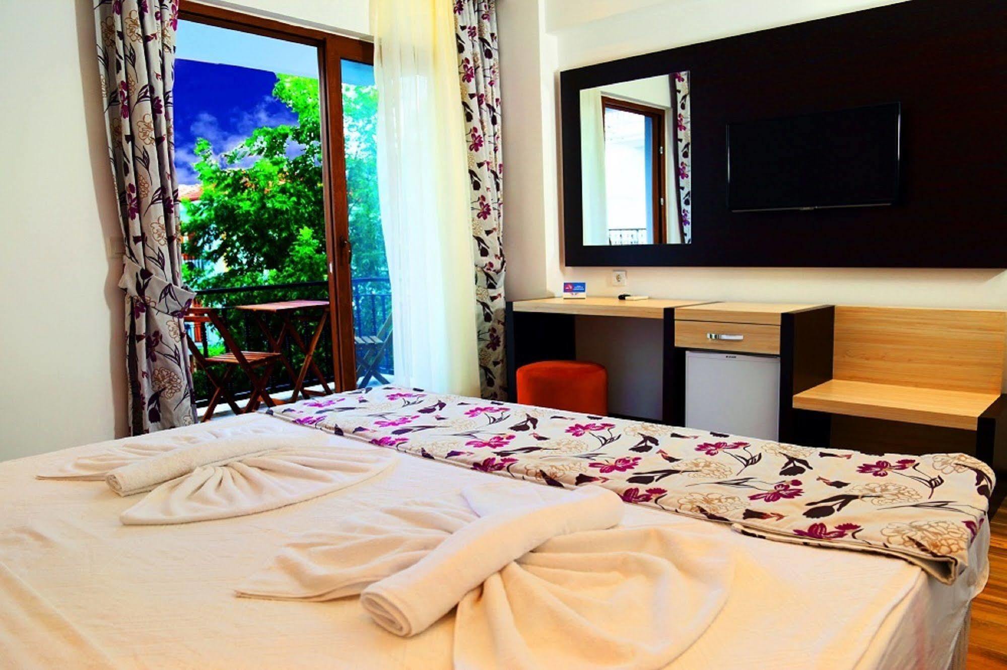 Hotel Hermes คาช ภายนอก รูปภาพ